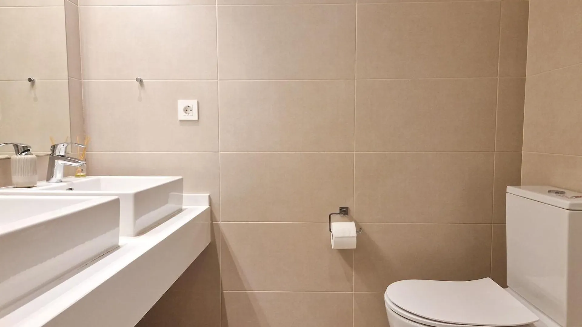 Modern 2 Bed Apartment - Jardines De Las Lagunas MIJAS COSTA