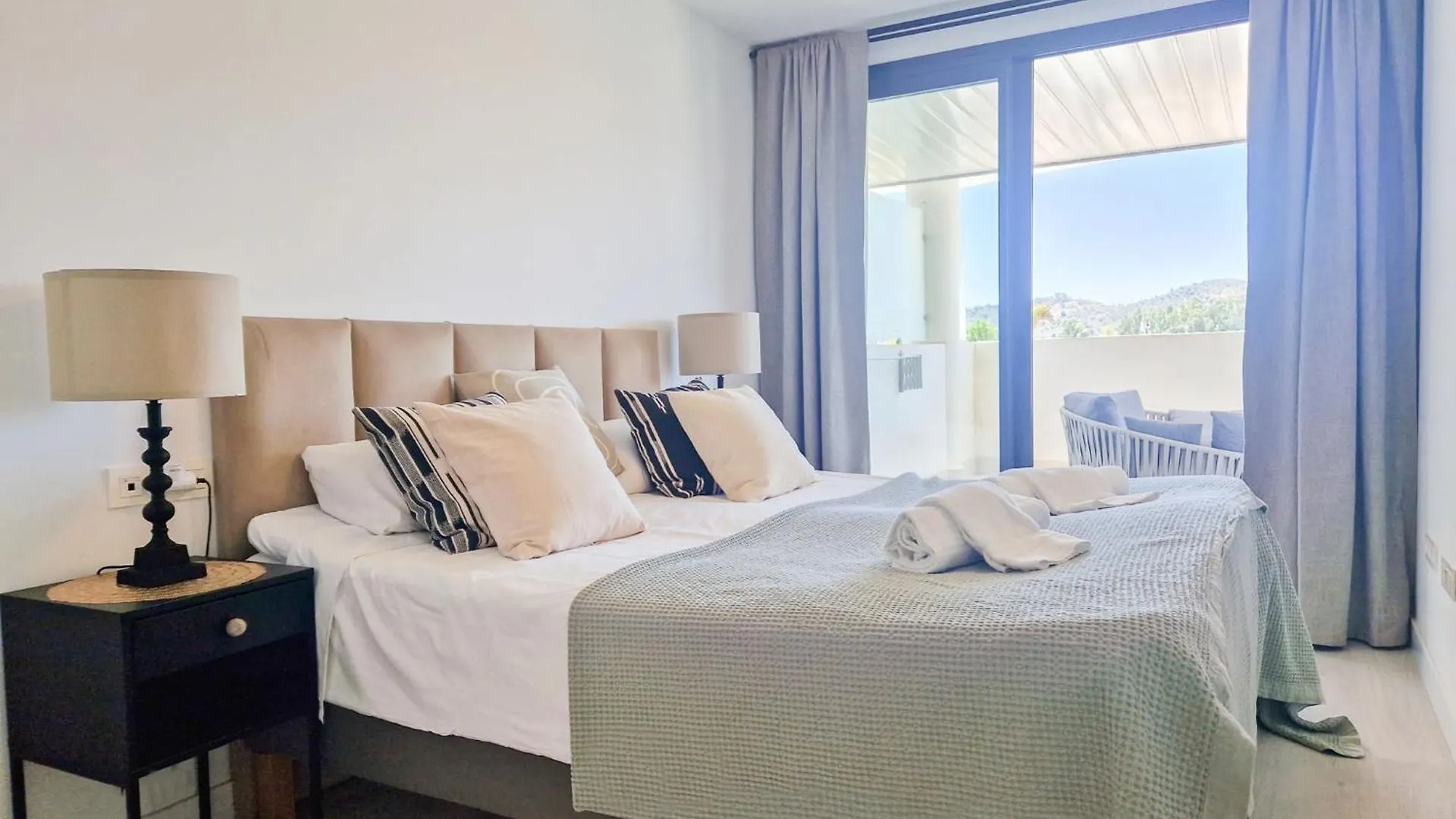 Modern 2 Bed Apartment - Jardines De Las Lagunas MIJAS COSTA