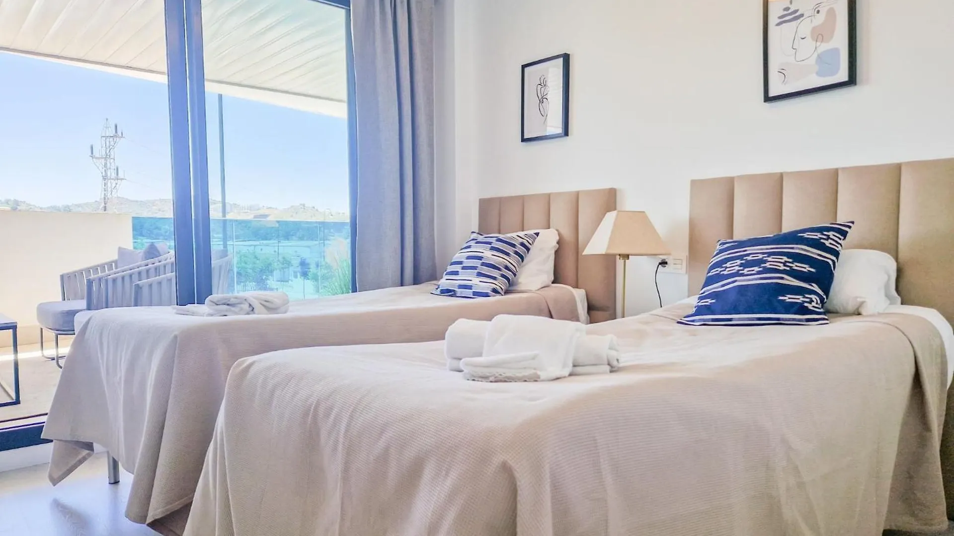 Modern 2 Bed Apartment - Jardines De Las Lagunas MIJAS COSTA
