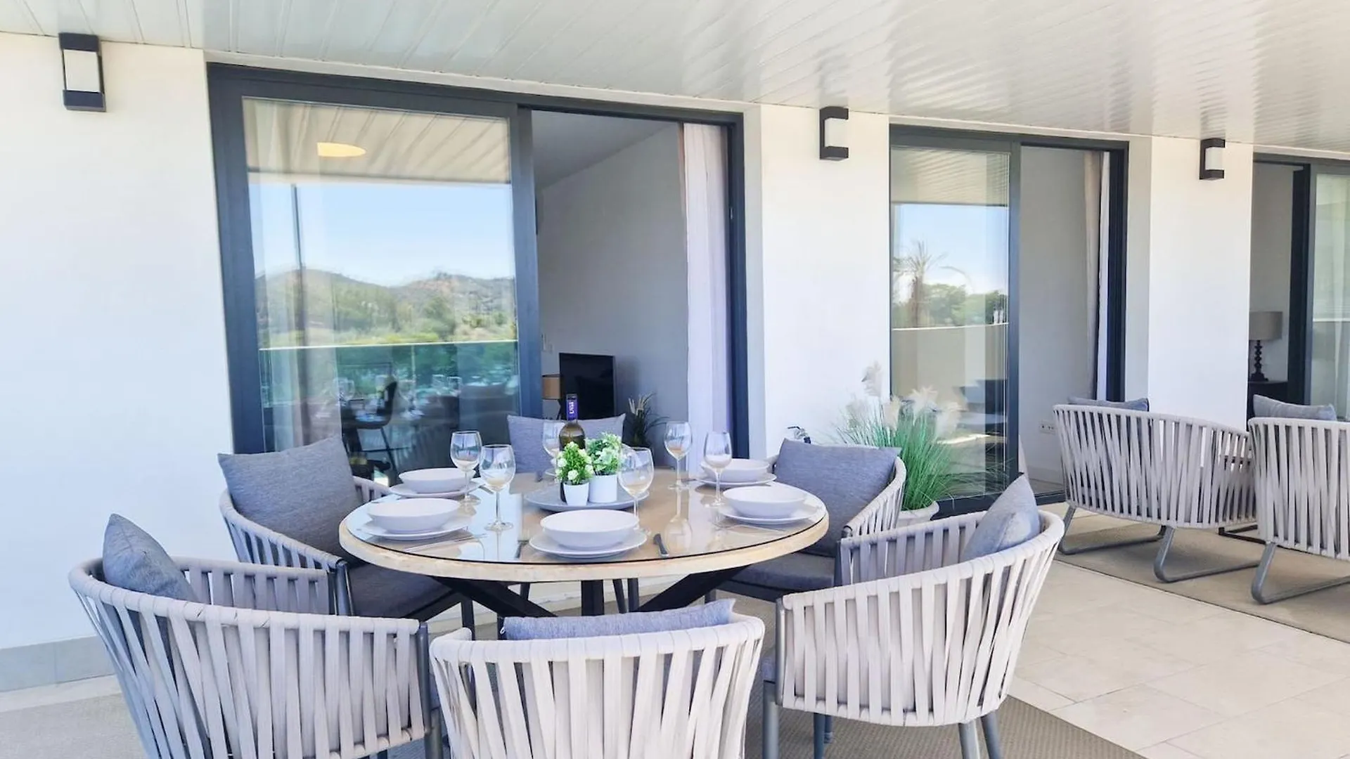 Modern 2 Bed Apartment - Jardines De Las Lagunas MIJAS COSTA